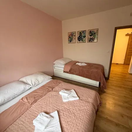 Golden Sunset アパート